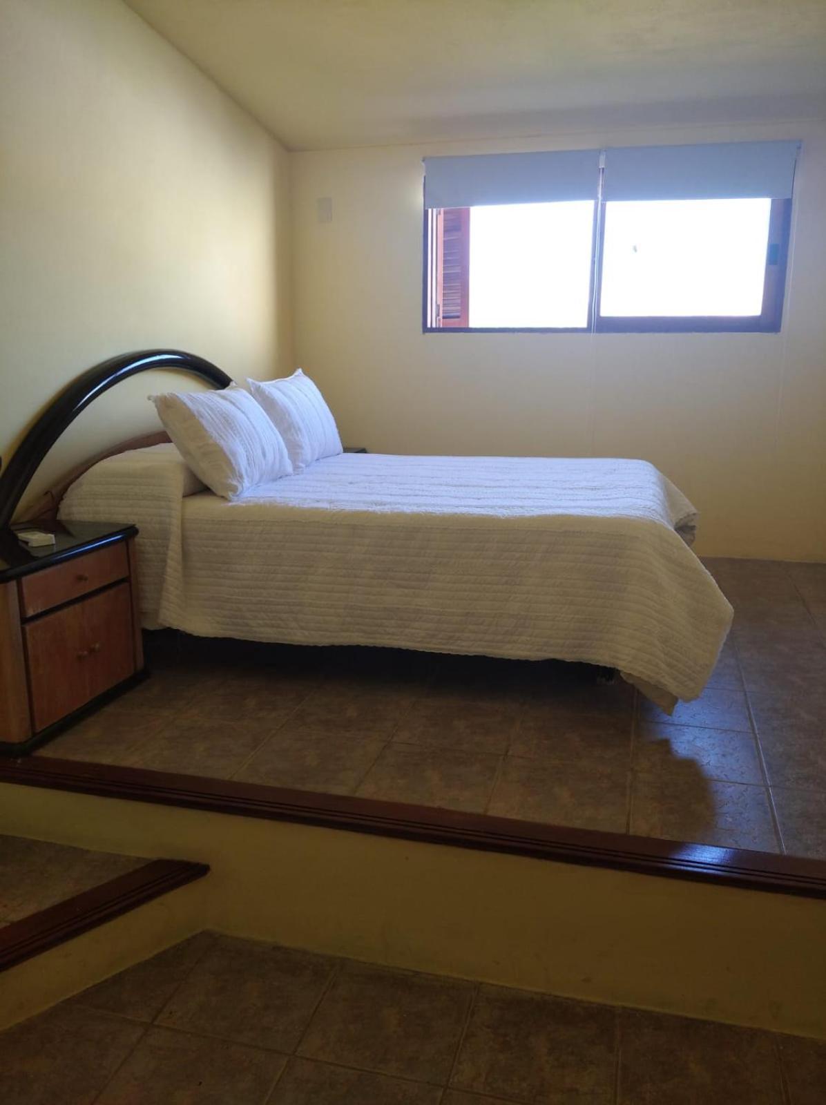 La Casona Del Lago Balneario Ipora ภายนอก รูปภาพ